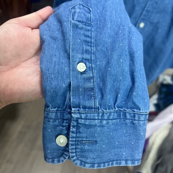 !SOLD! GAP Denim Blue Casual Button Down Shirt size Small Long Sleeves Cotton - Picture 5 of 8